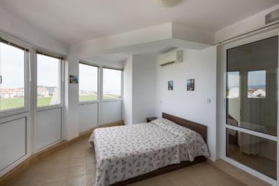 Three Bedroom Apartment with Sea View (Block 1, 2 or 3)