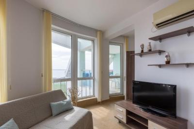 Three Bedroom Apartment with Sea View (Block 1, 2 or 3)